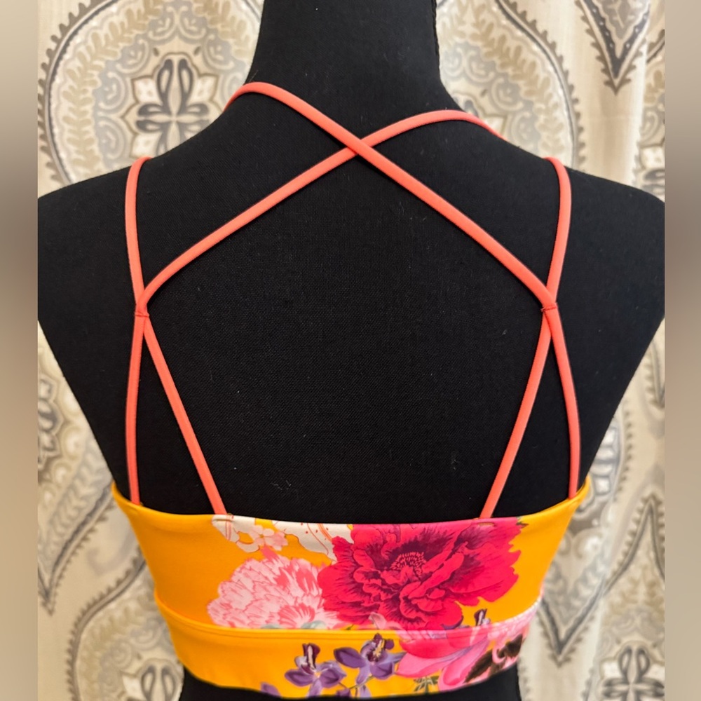PELOTON SAFFRON FLORAL PRINT SPEED UP SPORTS BRA - SIZE MEDIUM - Picture 3 of 7
